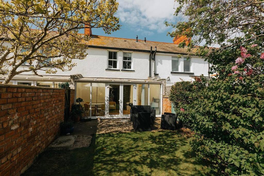 Fir Tree Cottage - Cosy 3 Bed Cottage In Penrhyn Bay With Beautiful Sea Views And Access To Snowdonia Rhôs-on-Sea Εξωτερικό φωτογραφία