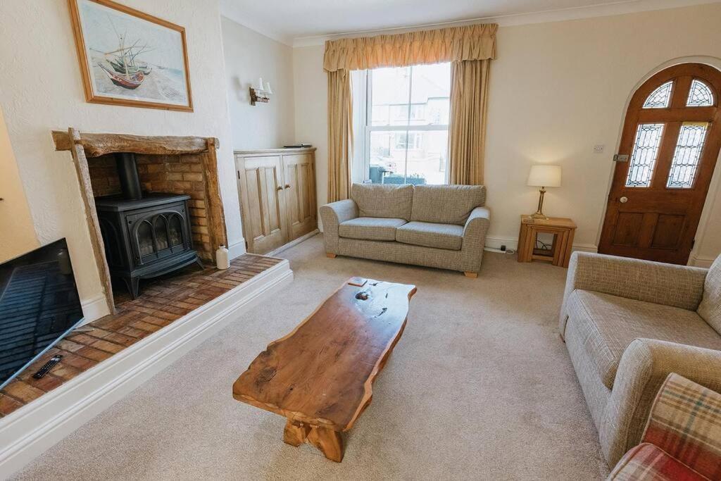 Fir Tree Cottage - Cosy 3 Bed Cottage In Penrhyn Bay With Beautiful Sea Views And Access To Snowdonia Rhôs-on-Sea Εξωτερικό φωτογραφία