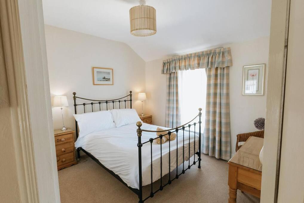 Fir Tree Cottage - Cosy 3 Bed Cottage In Penrhyn Bay With Beautiful Sea Views And Access To Snowdonia Rhôs-on-Sea Εξωτερικό φωτογραφία