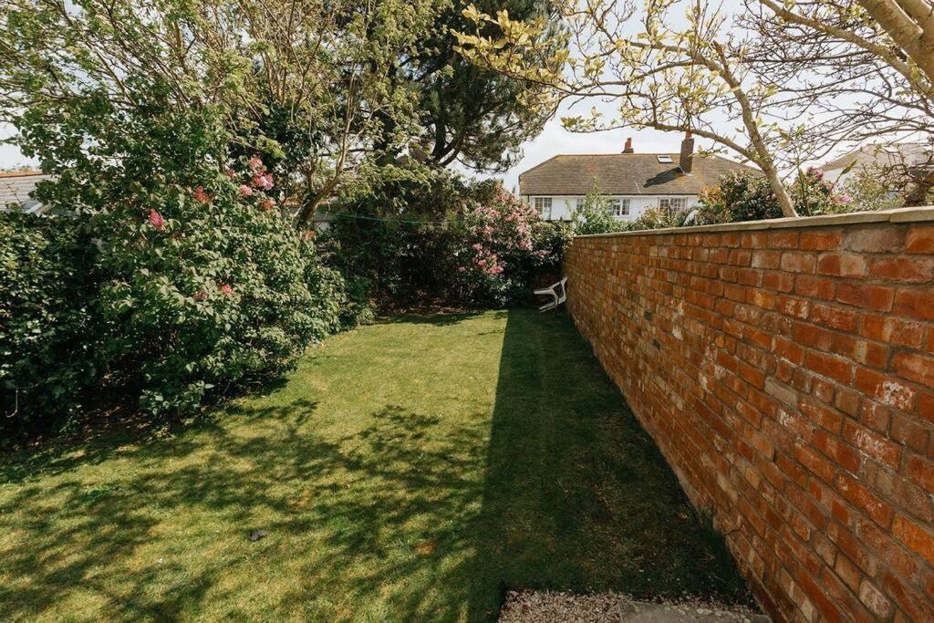 Fir Tree Cottage - Cosy 3 Bed Cottage In Penrhyn Bay With Beautiful Sea Views And Access To Snowdonia Rhôs-on-Sea Εξωτερικό φωτογραφία