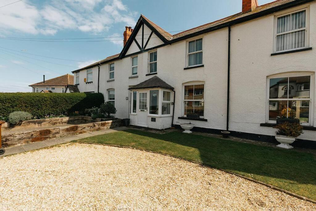 Fir Tree Cottage - Cosy 3 Bed Cottage In Penrhyn Bay With Beautiful Sea Views And Access To Snowdonia Rhôs-on-Sea Εξωτερικό φωτογραφία